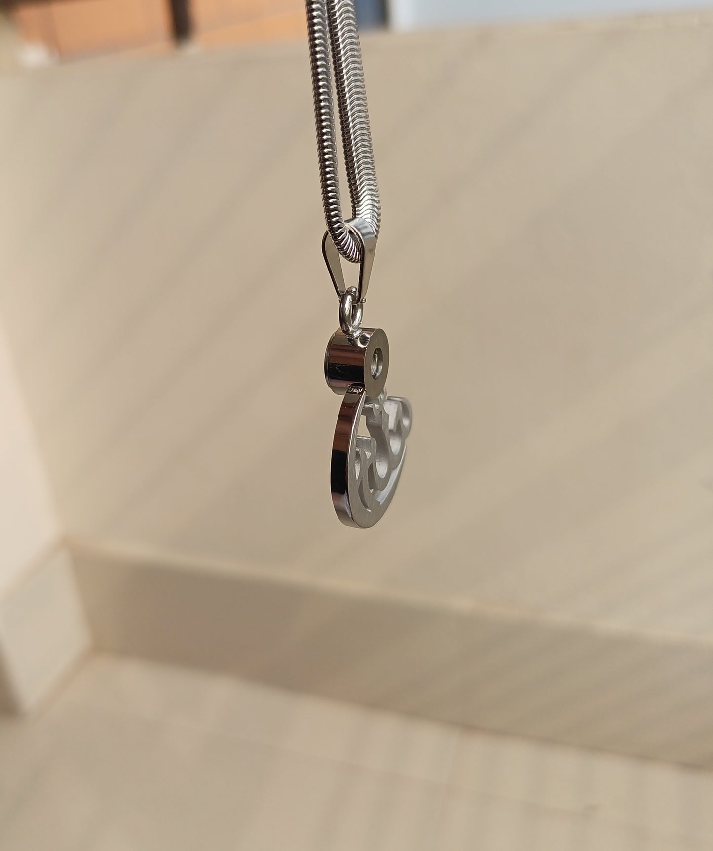 আল্লাহ বরকত লকেট রুপালি কালার